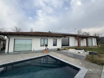 Immobile in asta di 1047 m² con più di 5 locali e 