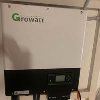 INVERTER + ACCUMULO GROWATT