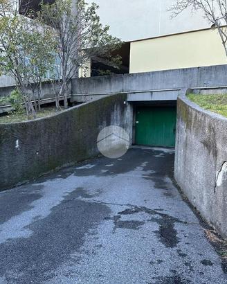 MAGAZZINO A GENOVA