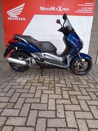 Yamaha X-Max 250