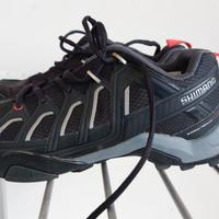 Scarpe da mountain bike Shimano numero 40.