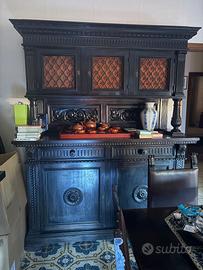 Credenza antica