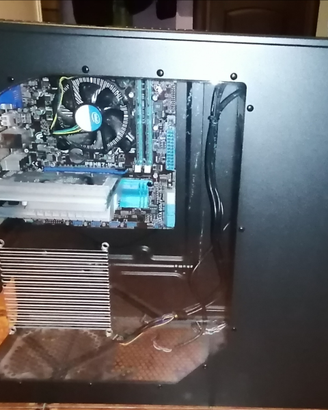Middle tower PC con masterizzatore e lettore SD