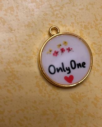 Ciondolo in resina OnlyOne handmade