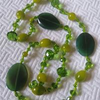 collana verde in vetro