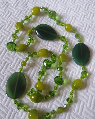 collana verde in vetro