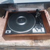 giradischi in legno vintage 