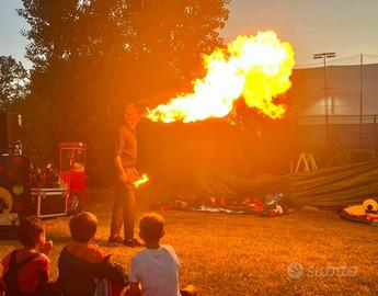 Spettacoli con artisti mago fuoco giocoliere