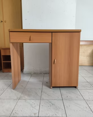 Scrivania+comodini