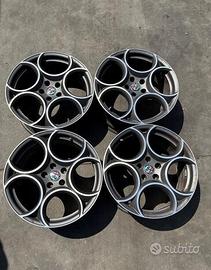 Cerchi in lega da 19 Alfa Romeo Stelvio