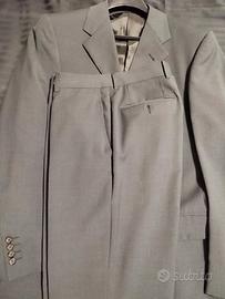 abito grigio gessato