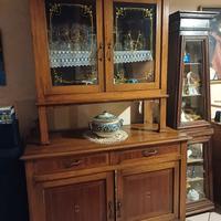 Credenza in arte povera con vetrina 