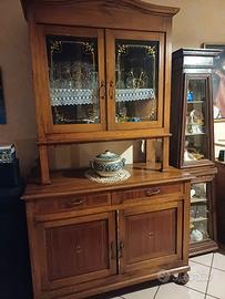 Credenza in arte povera con vetrina 