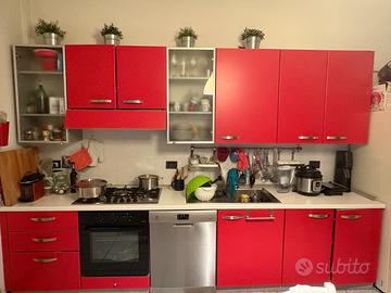 Cucina Moderna Rossa 330 cm con Lavastoviglie e Pi