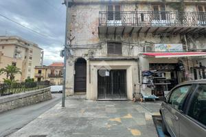 NEGOZIO A MONREALE