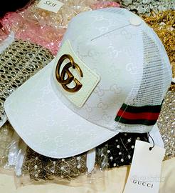 Cappello Gucci GG Supreme Bianco con Rete e Nastro