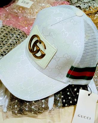 Cappello Gucci GG Supreme Bianco con Rete e Nastro