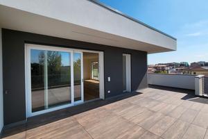 ATTICO grande zona giorno con uscita nel terrazzo