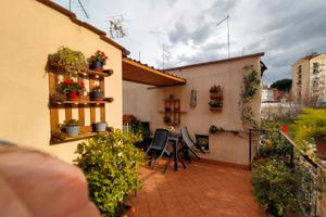 Terrazzo privato-Roma-Metro A 110mt