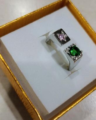 Anello bigiotteria con pietre verde e rosa