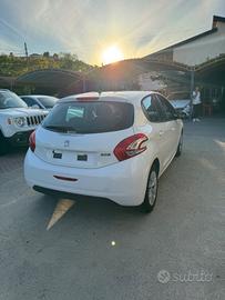 Peugeot 208 PureTech 82 5 porte Allure