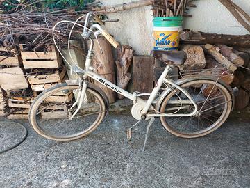bicicletta da donna vintage bianchi
