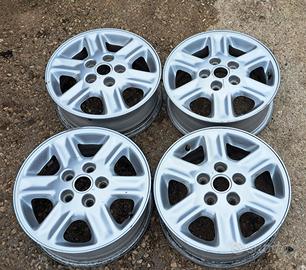 Cerchi in lega Land Rover Freelander R15 - R 15