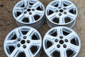 Cerchi in lega Land Rover Freelander R15 - R 15