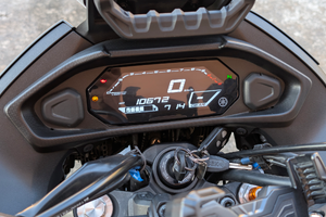 Tracer 7 ABS 2023 kamu tech