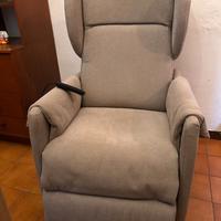 Poltrona anziani funzioni lift e relax