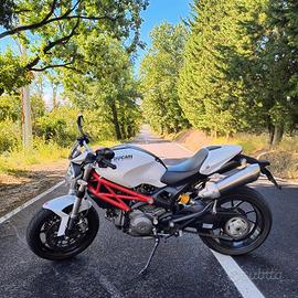 Ducati Monster 796