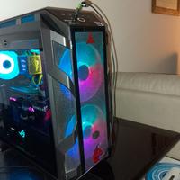 Computer desktop da gaming nuovo in garanzia.