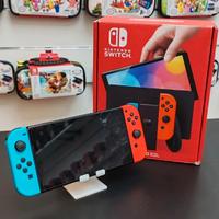 Console Nintendo switch Oled completa di accessori