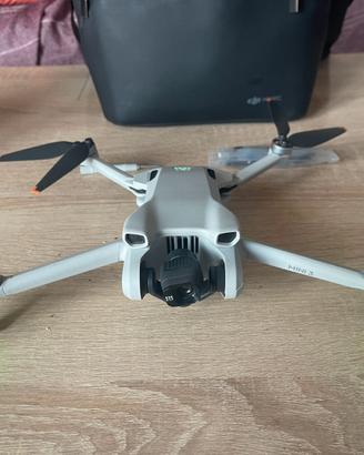 Dji Mini 3 con DJi RC, 2 batterie borsa accessori
