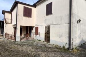 CASA INDIPENDENTE A RIPI