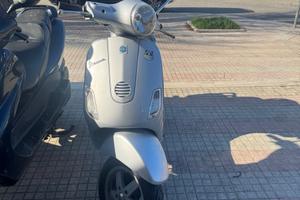 Vespa 125 LX Grigio