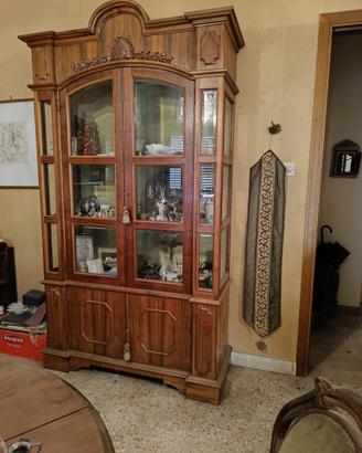 Vetrina in legno massello