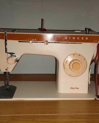 Macchina da cucire Singer 247
