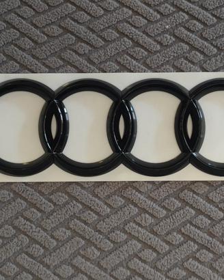 Logo Audi posteriore 