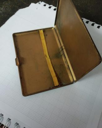 Porta sigarette vintage in ottone 