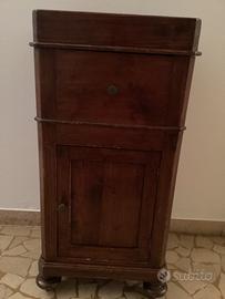 Comodino antico