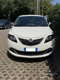 LANCIA YPSILON 1.0 FireFly 70 CV Hybrid A Ferretti