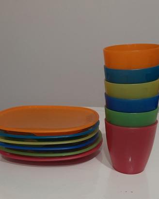 6 piatti + 6 bicchieri in plastica IKEA