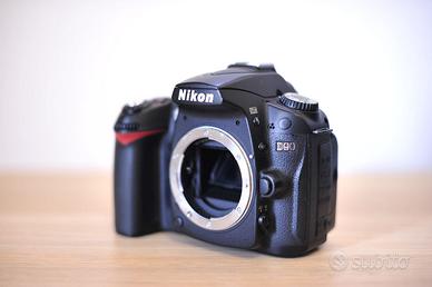Nikon D90 -  12.3 MP - 38k scatti