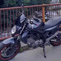 Suzuki SFV Gladius 650 - 2015