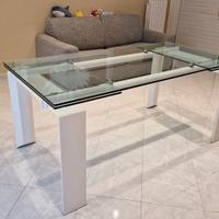 Tavolo allungabile in cristallo + 4 sedie