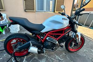 Ducati monster 797