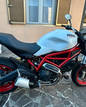 Ducati monster 797
