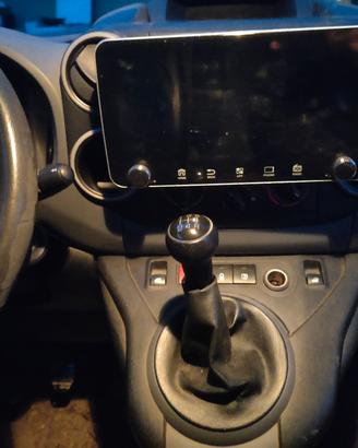 AUTORADIO ANDROID 
CAR MULTIMEDIA PLAYER 