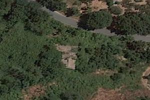 Casale di vecchia costruzione e terreno